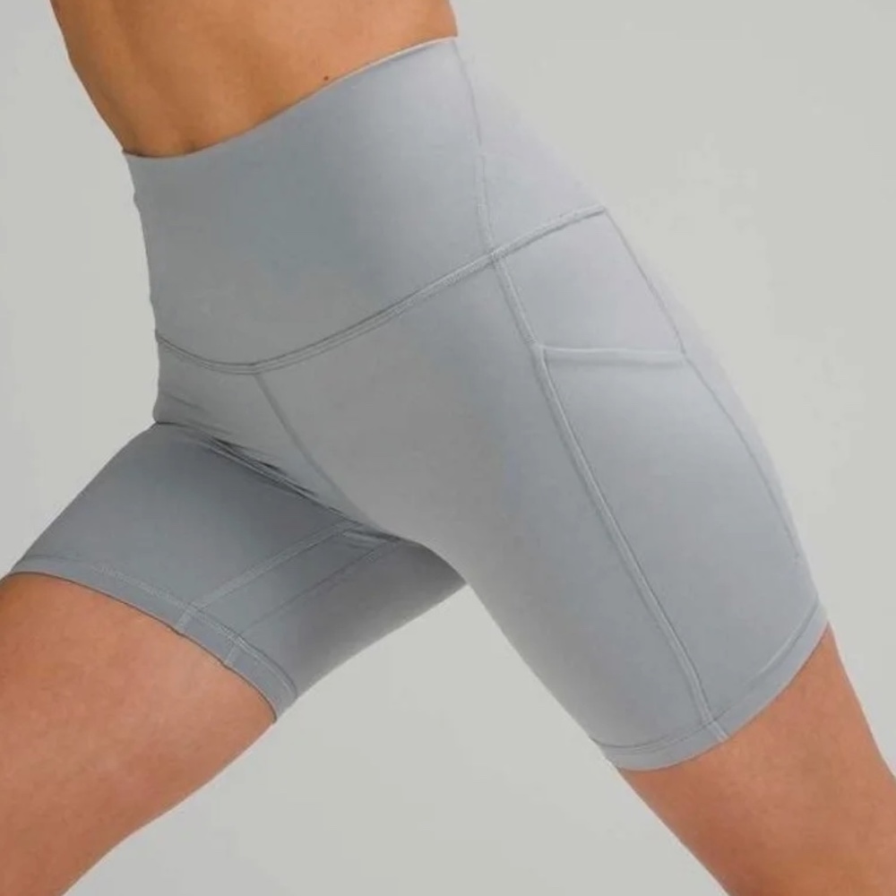 LULULEMON ALIGN HIGH-RISE SHORT 8"  Size 6 Grey pockets
